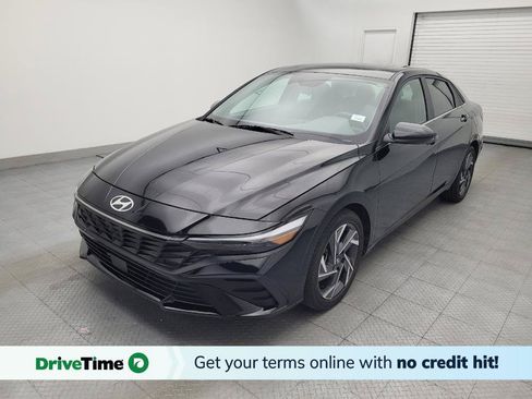 Used 2025 Hyundai Elantra SEL FWD image 1