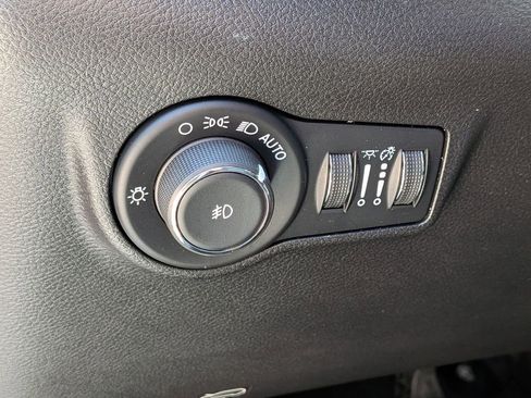 Used 2025 Jeep Compass Limited w/ High Altitude Package AWD/4WD image 15