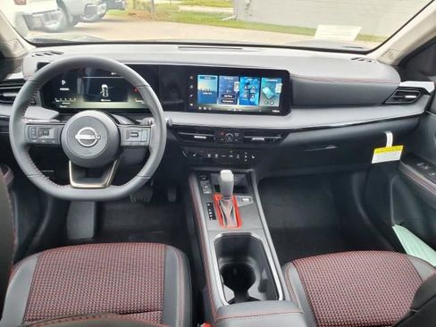New 2026 Nissan Kicks SR w/ Cold Weather Package image 13