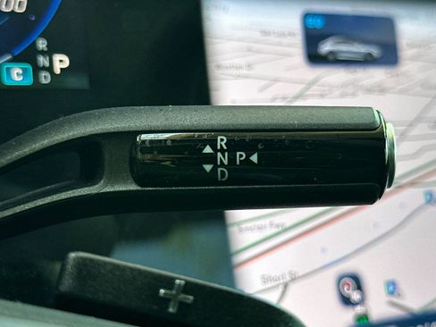 Used 2024 Mercedes-Benz EQE 500 4MATIC Sedan image 17