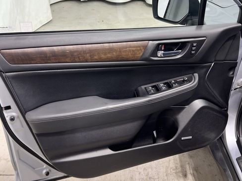 Used 2016 Subaru Outback 3.6R Limited image 14