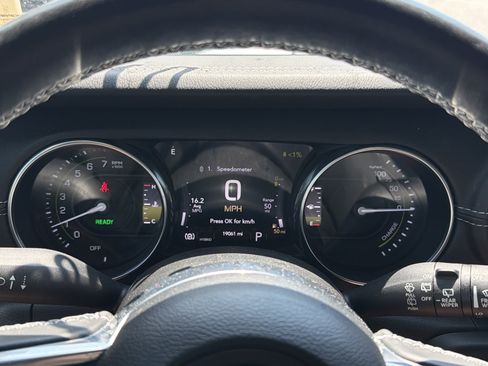 Used 2023 Jeep Wrangler Unlimited Sahara w/ Cold Weather Group AWD/4WD image 14