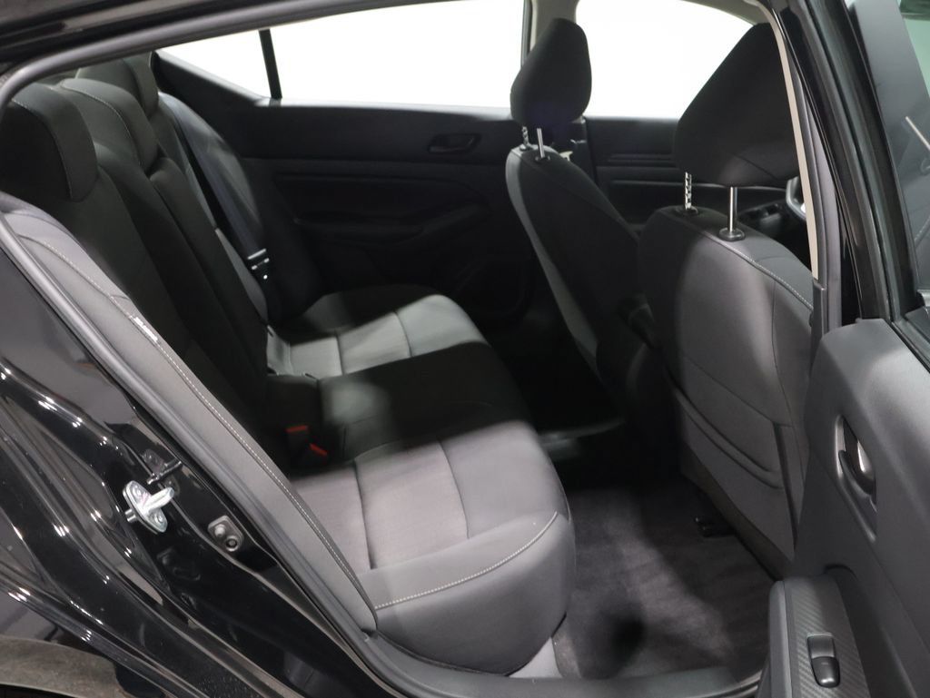 Used 2025 Nissan Altima 2.5 SV AWD/4WD image 21
