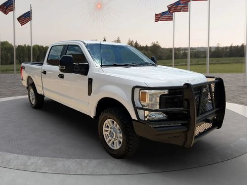 Used 2022 Ford F250 XL w/ Power Equipment Group AWD/4WD image 9