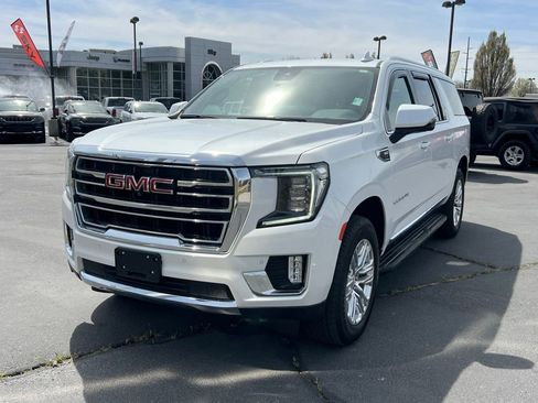 Used 2024 GMC Yukon XL SLT w/ SLT Luxury Package AWD/4WD image 2