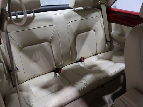 Used 2008 Volkswagen Beetle S image 17