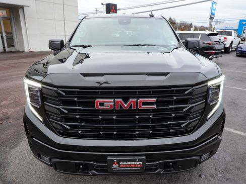 Used 2025 GMC Sierra 1500 Elevation image 2