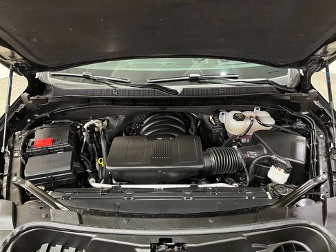 Certified 2025 Chevrolet Suburban Z71 w/ Z71 Off-Road Package image 7