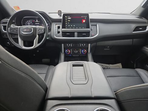 Used 2024 GMC Yukon XL SLT AWD/4WD image 10
