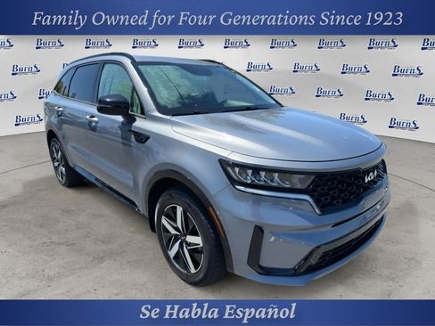 Used 2022 Kia Sorento S FWD image 1