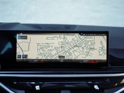 Used 2023 BMW X7 xDrive40i w/ M Sport Package image 32