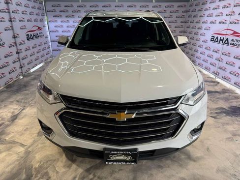 Used 2020 Chevrolet Traverse LT w/ Driver Confidence II Package AWD/4WD image 4