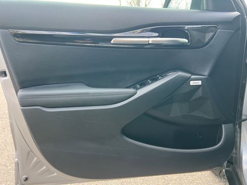 Certified 2025 Kia Seltos SX w/ SX Sunroof Package image 9