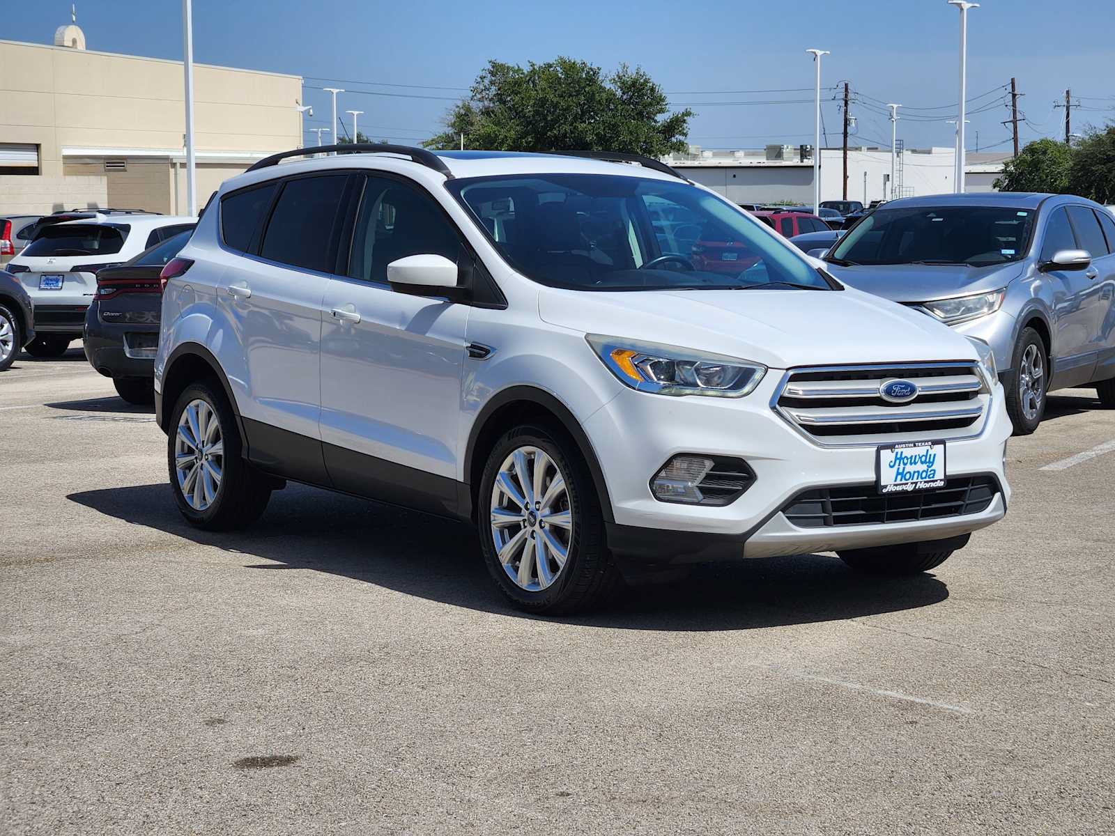 Used 2019 Ford Escape SEL FWD image 3