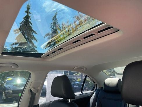 Used 2017 Volkswagen Jetta SE FWD image 19