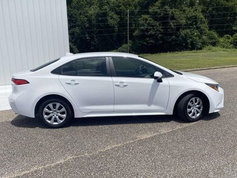 Used 2024 Toyota Corolla LE FWD image 8