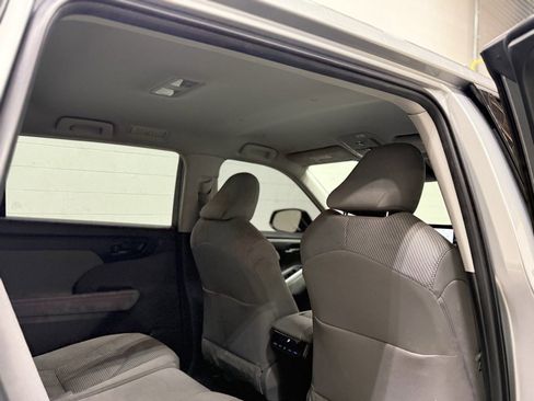 Used 2021 Toyota Highlander XSE image 29