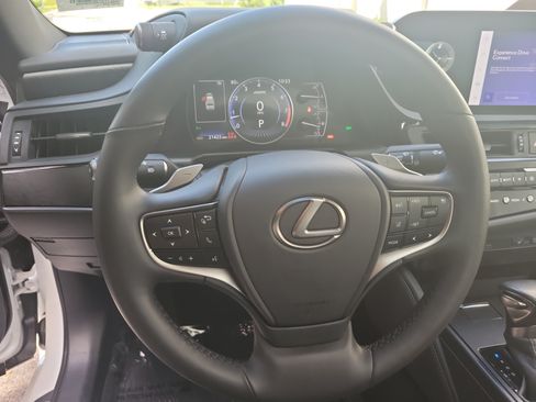 Certified 2024 Lexus ES 350 w/ Premium Package FWD image 25