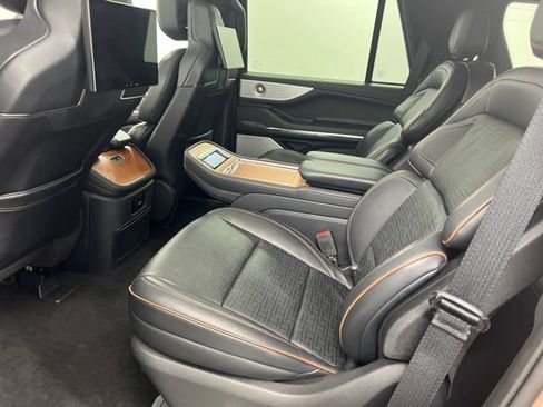 Used 2025 Lincoln Navigator Black Label AWD/4WD image 12