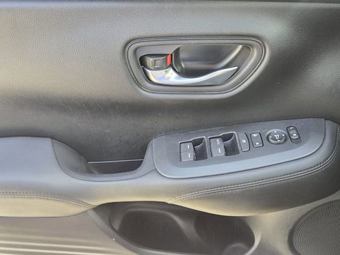 Certified 2023 Honda HR-V LX image 25