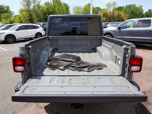 Used 2023 Jeep Gladiator Sport AWD/4WD image 45