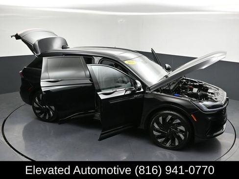 Used 2025 Lincoln Nautilus Reserve w/ Jet Appearance Package AWD/4WD image 34