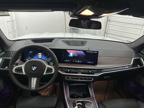 Used 2025 BMW X5 xDrive40i w/ M Sport Package image 23