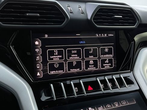 Used 2021 Lamborghini Urus image 43