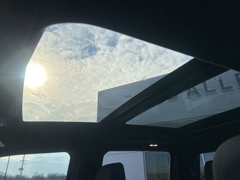 Used 2019 Ford F150 XLT w/ Equipment Group 302A Luxury image 11