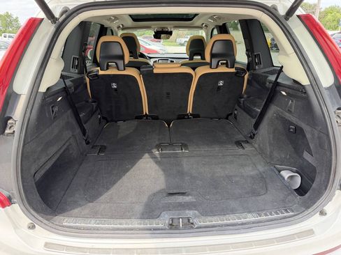 Used 2016 Volvo XC90 T6 Momentum w/ Momentum Plus Package AWD/4WD image 18