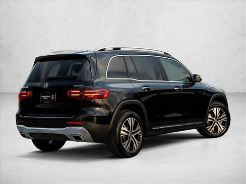 Certified 2026 Mercedes-Benz GLB 250 4MATIC image 3