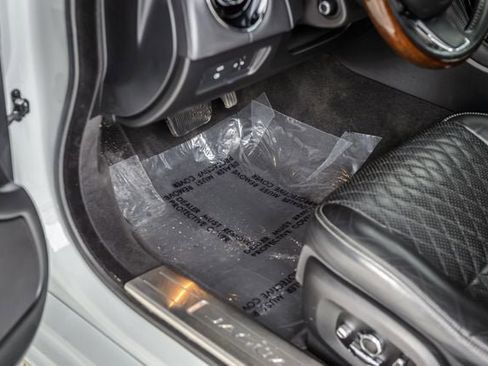 Used 2016 Jaguar XJ L Portfolio image 43