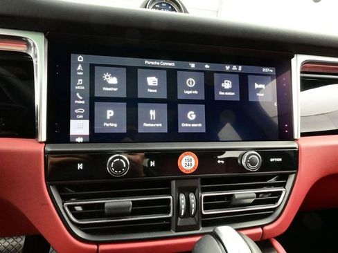 Certified 2025 Porsche Macan S AWD/4WD image 10