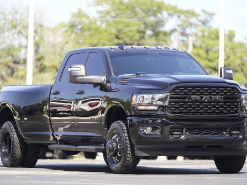Used 2024 RAM 3500 Big Horn w/ Night Edition AWD/4WD image 42
