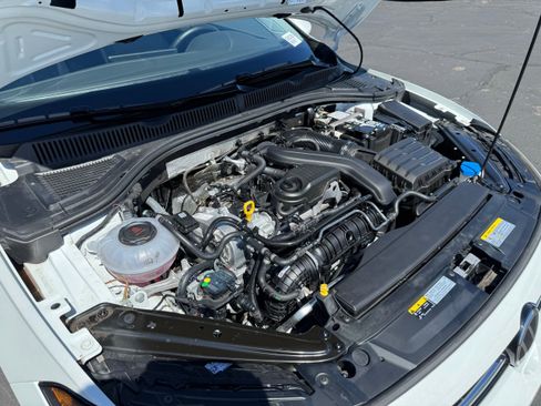 Used 2025 Volkswagen Jetta SE image 24