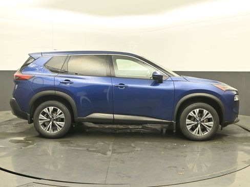 Used 2021 Nissan Rogue SV w/ Premium Package image 8