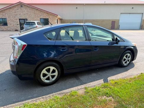 Used 2014 Toyota Prius Two FWD image 4