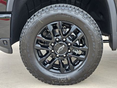 New 2026 Chevrolet Silverado 2500 Custom w/ Custom Value Package AWD/4WD image 13