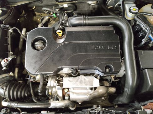 Used 2020 Chevrolet Malibu LT image 30