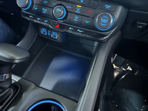 Certified 2025 Dodge Durango GT image 28