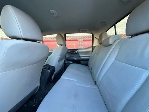 Used 2017 Toyota Tacoma SR5 image 19