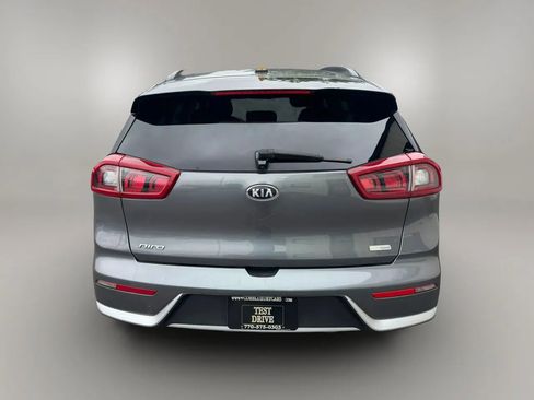 Used 2017 Kia Niro EX FWD image 4