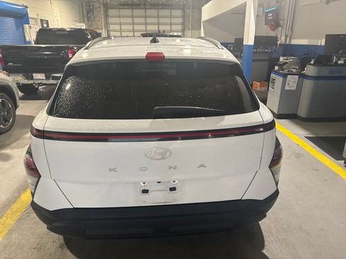 Used 2025 Hyundai Kona SEL FWD image 5