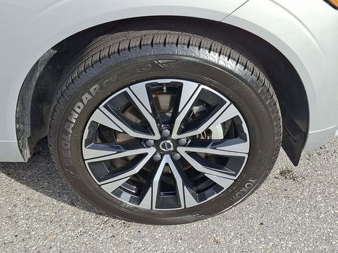 Certified 2023 Volvo XC60 B5 Core w/ Climate Package image 8
