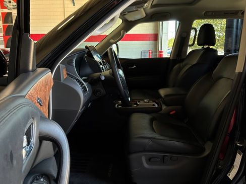 Used 2024 Nissan Armada SL RWD image 10