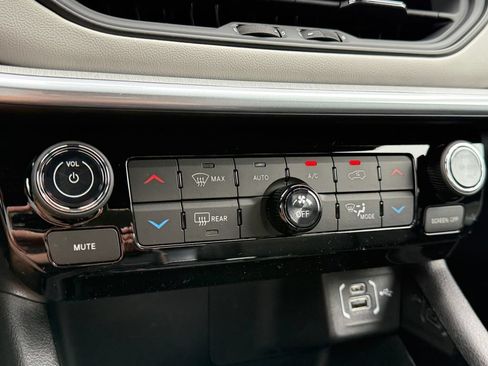 New 2026 Jeep Compass Limited w/ Sun, Sound & Navigation Group AWD/4WD image 15