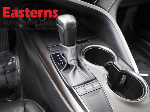 Used 2024 Toyota Camry SE image 13