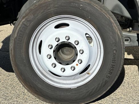 Used 2024 Ford F550 2WD Regular Cab Super Duty w/ XL Chrome Package image 29