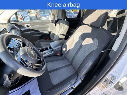 Used 2021 Kia Sorento LX image 13