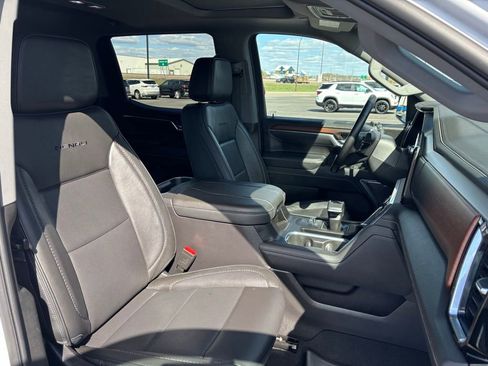 Used 2025 GMC Sierra 1500 Denali w/ Technology Package AWD/4WD image 15